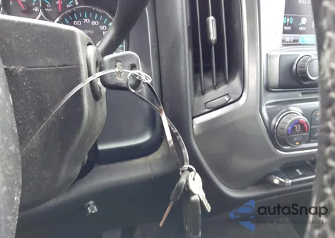 2018 Chevrolet Silverado 1500 2Lt z USA, uszkodzony, nr VIN 3GCUKREC5JG408722